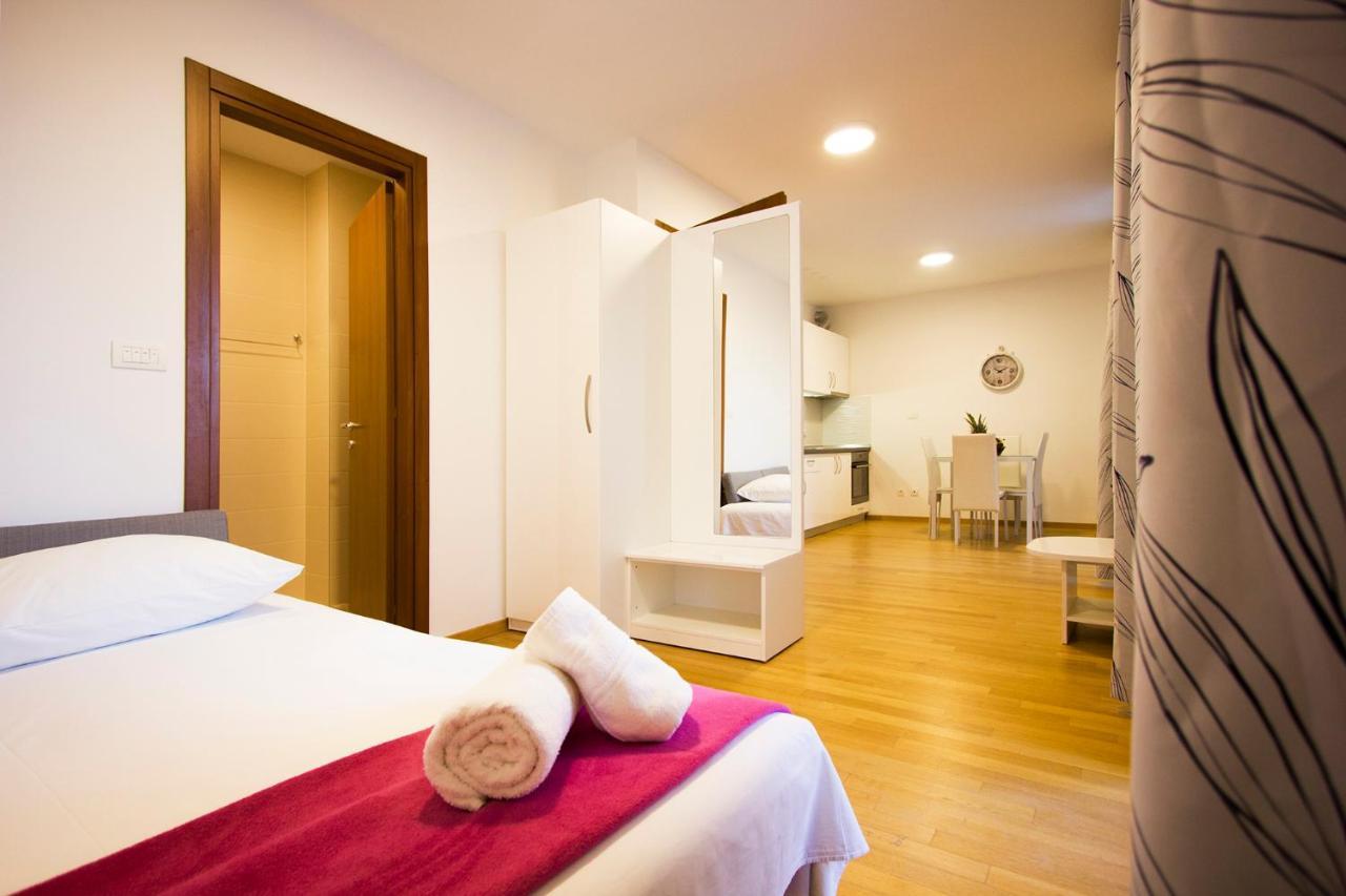 Apartment Luka Split Bagian luar foto