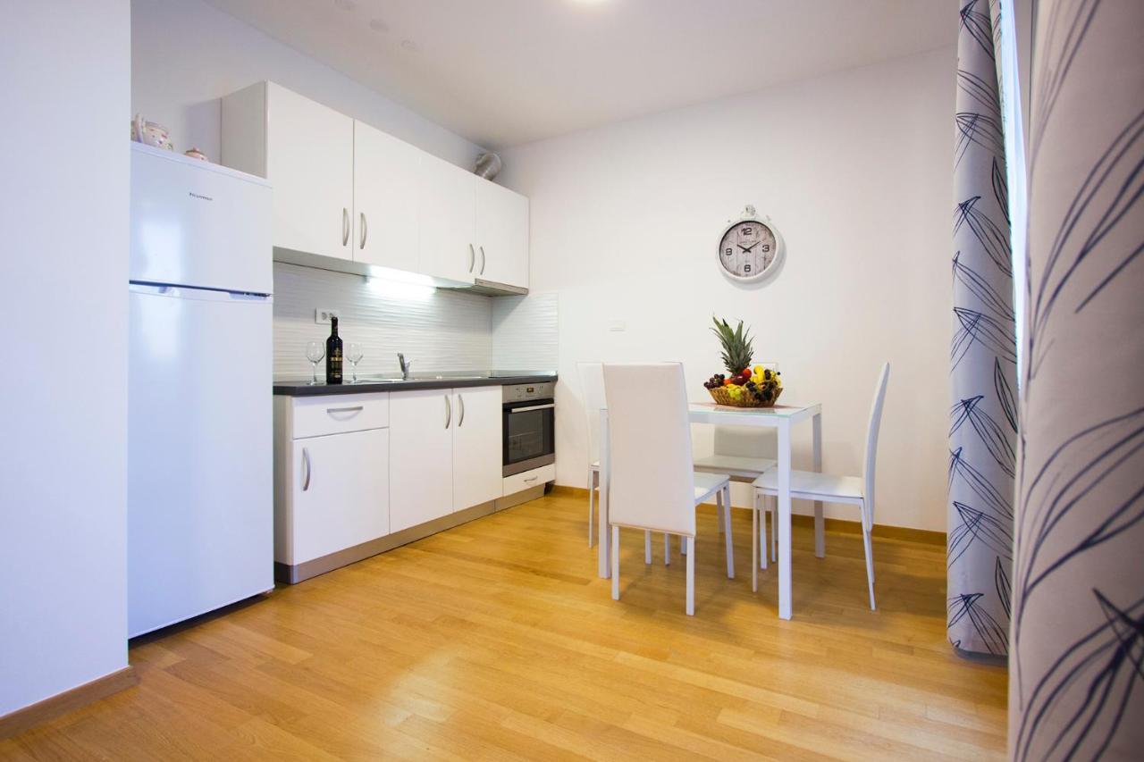 Apartment Luka Split Bagian luar foto